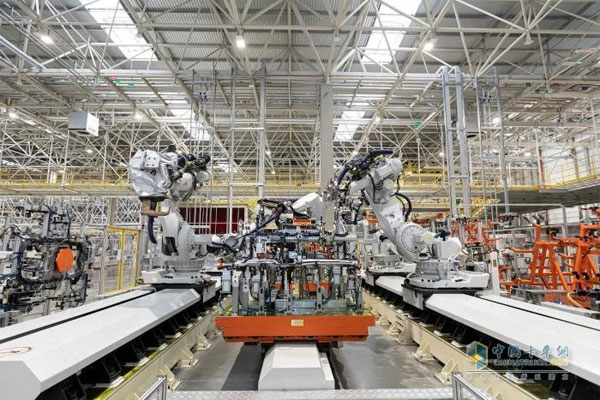 SINOTRUK Investing Billions in Smart Truck Manufacturing